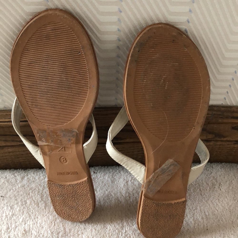 2/20🌻Great casual sandal Ardene size 8 hardly worn - Picture 2 of 4